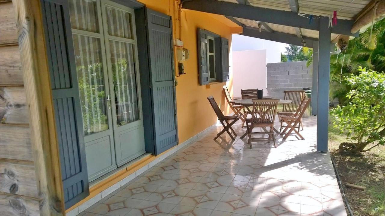 Les Bungalows Du Mont-Auban Sainte Clotilde Exterior photo